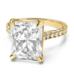 Radiant Cut Diamond Engagement Ring in Yellow Gold